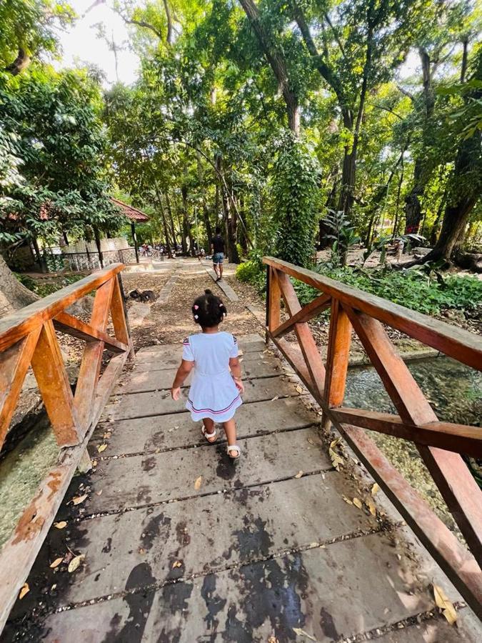 Lago Enriquillo Resort Cerro Al Medio Dış mekan fotoğraf